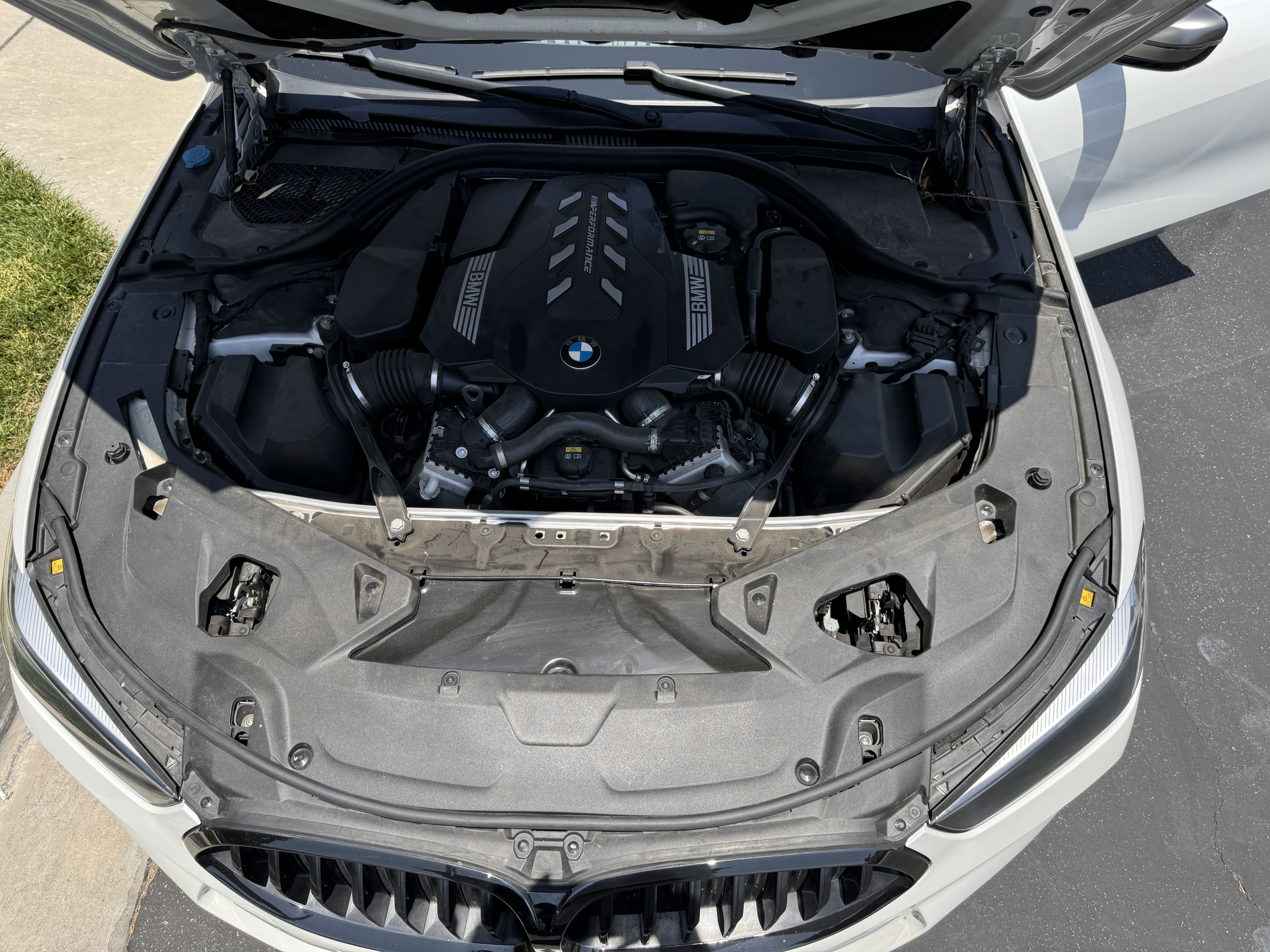 2020 BMW M850Xi vin: WBAGV8C01LBP48613