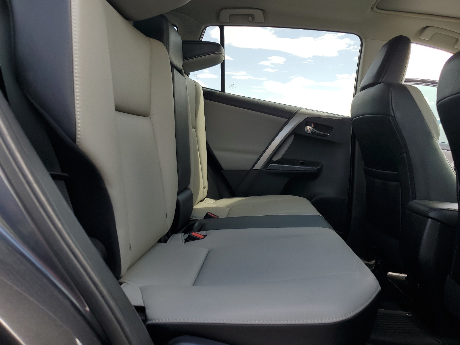 2T3DFREV2HW581095 2017 Toyota Rav4 Limited