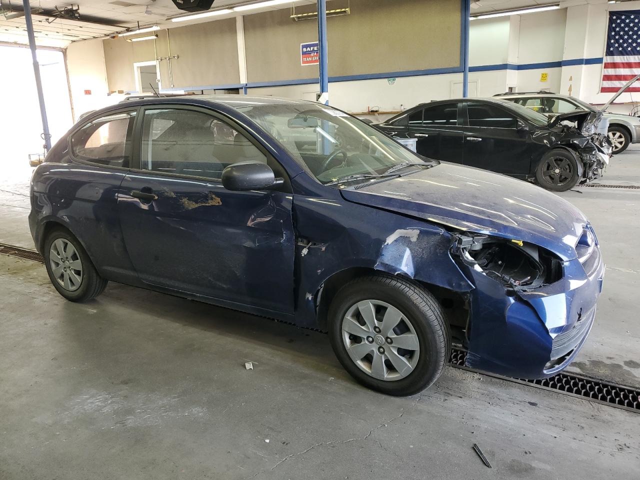 2010 Hyundai Accent - Image 4