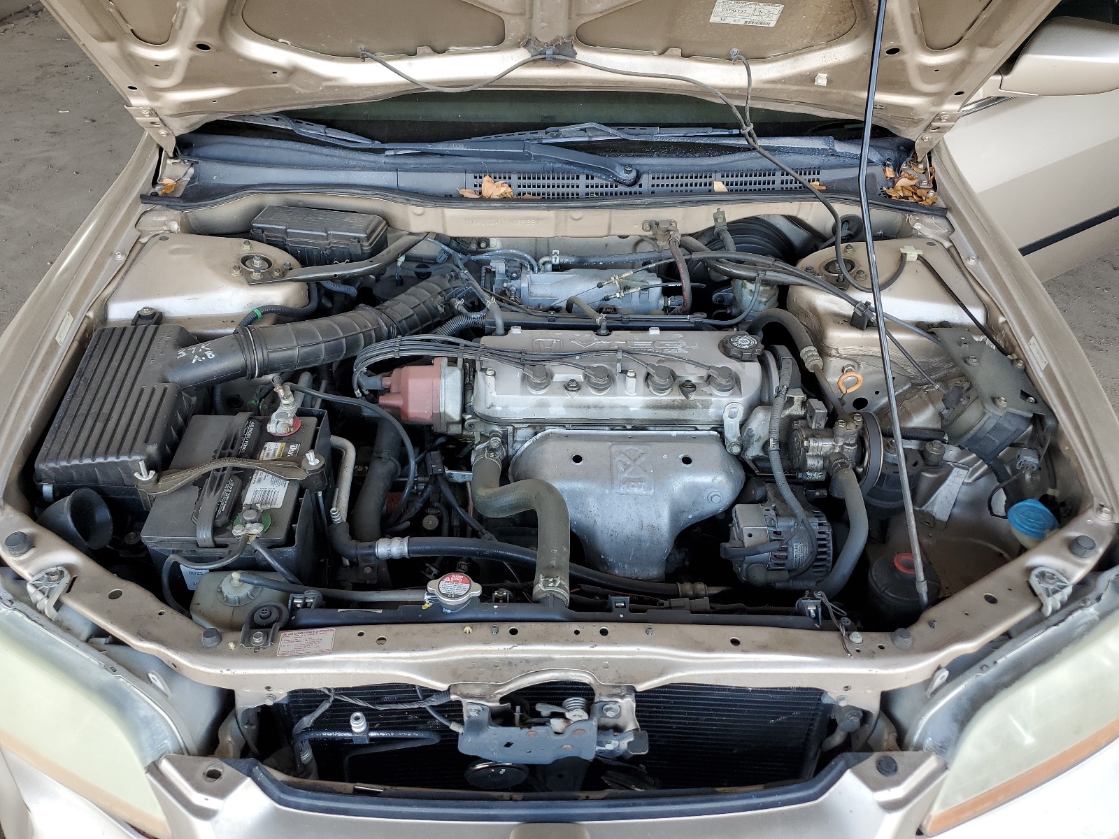 1HGCG5641YA089651 2000 Honda Accord Lx