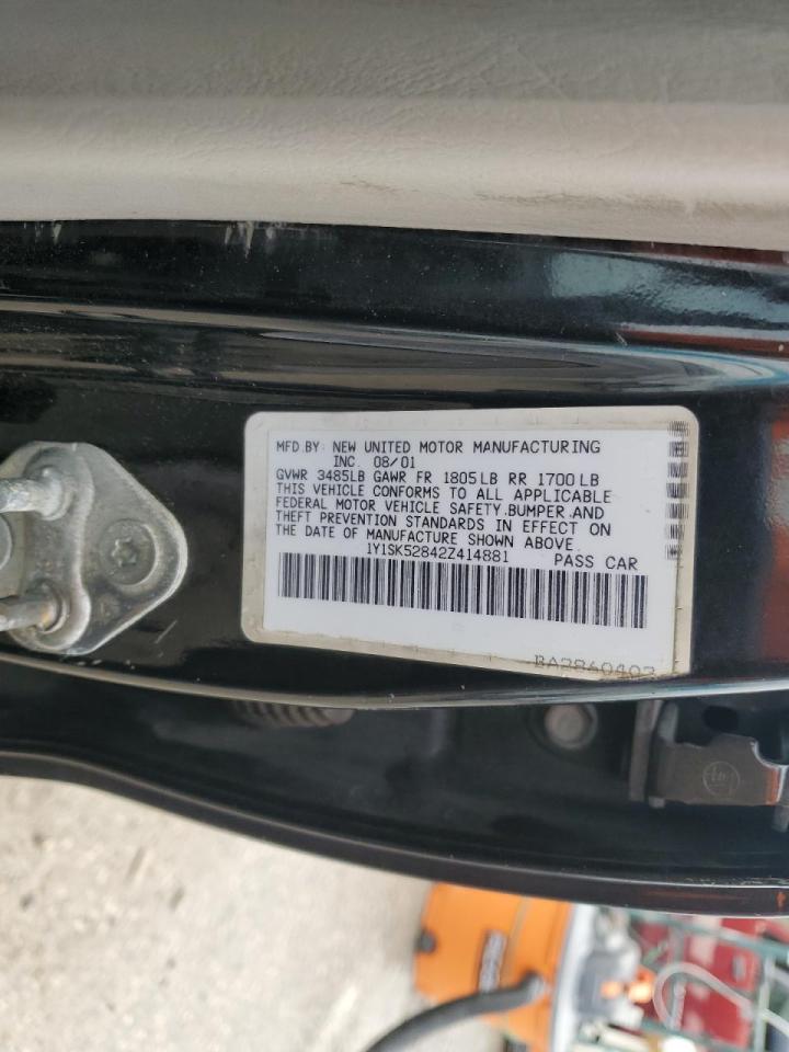 2002 Chevrolet Geo Prizm Base VIN: 1Y1SK52842Z414881 Lot: 62309084