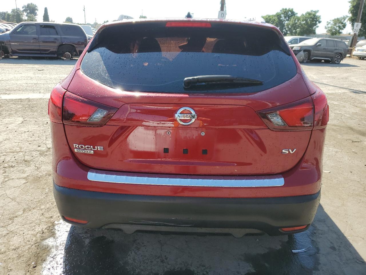 JN1BJ1CP9JW189687 2018 Nissan Rogue Sport S