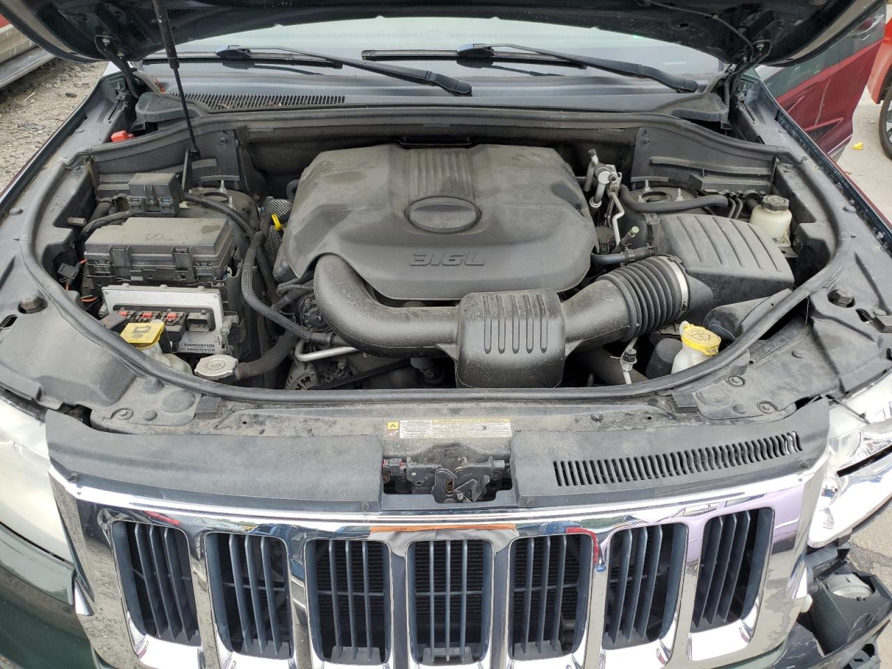 2011 Jeep Grand Cherokee - Image 12