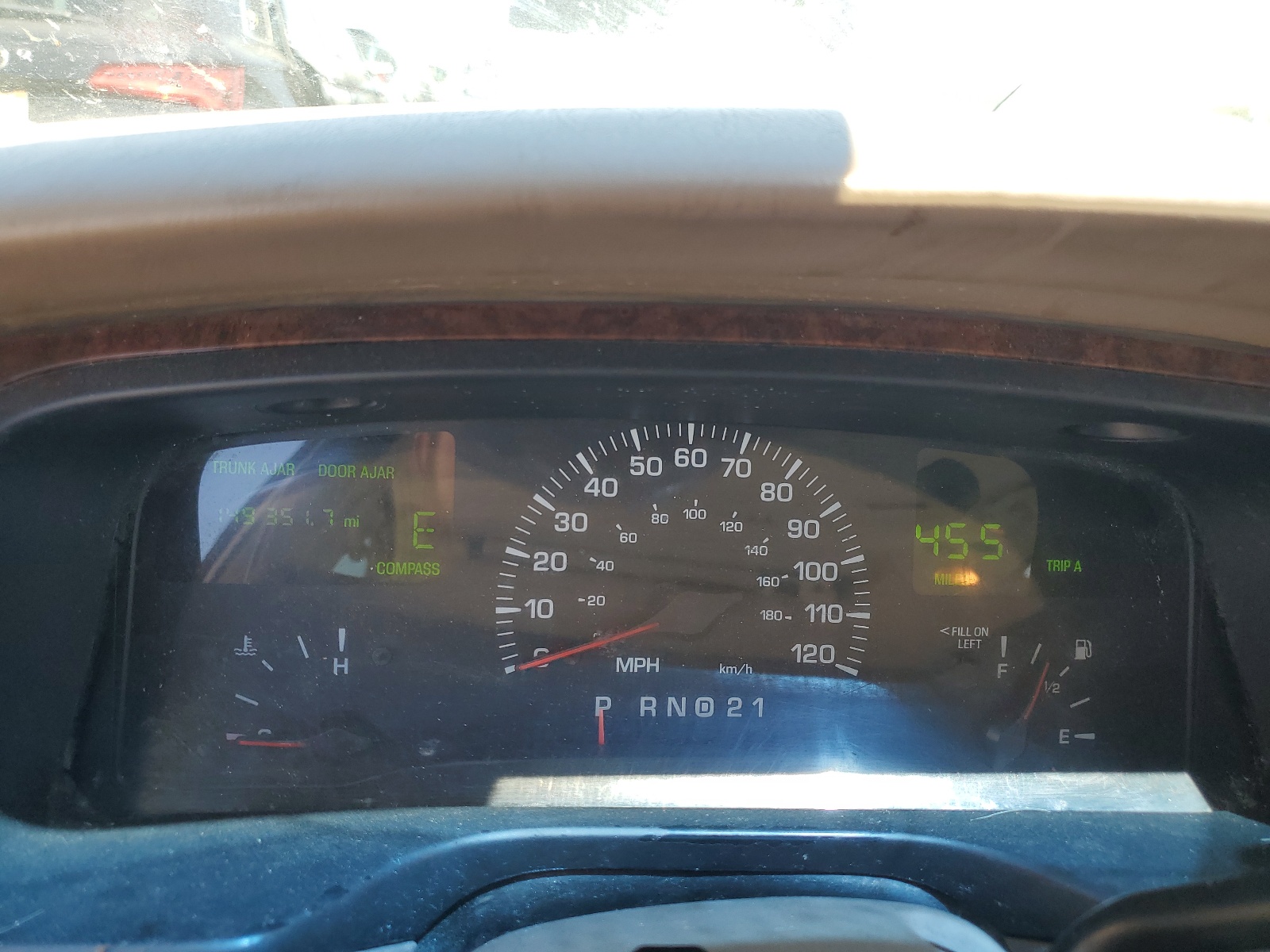 1LNHM82W01Y703541 2001 Lincoln Town Car Signature