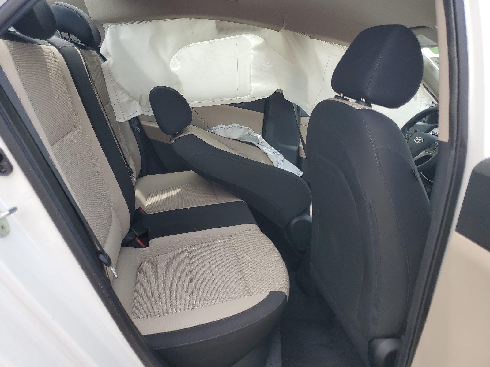 3KPC24A34KE065001 2019 Hyundai Accent Se