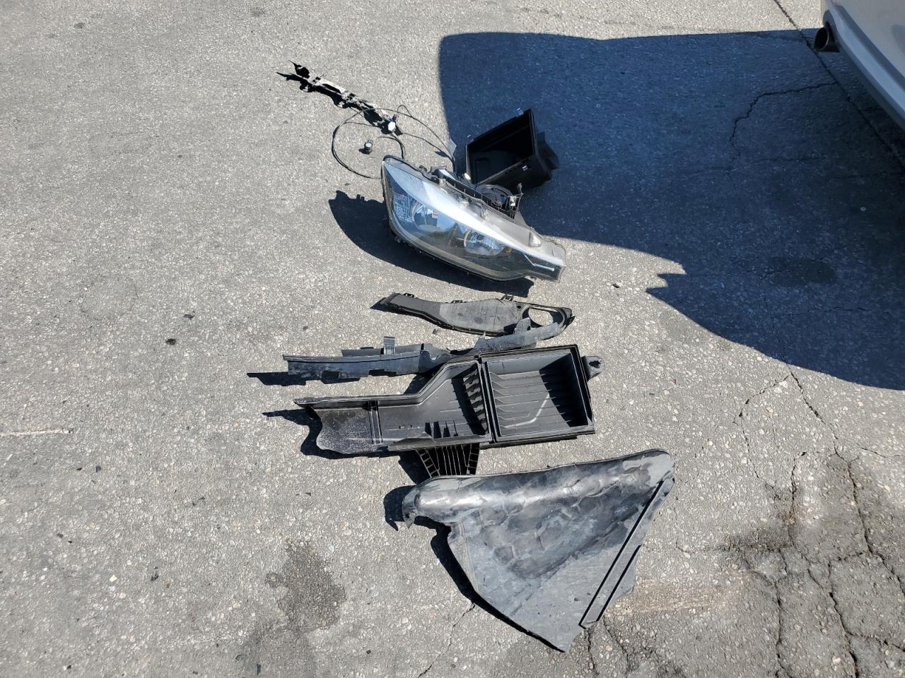 2015 BMW 320 I VIN: WBA3B1C55FK140382 Lot: 61940864