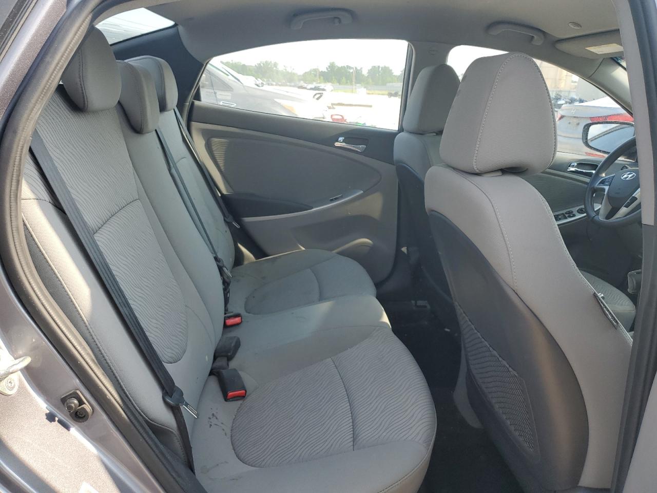2013 Hyundai Accent - Image 10