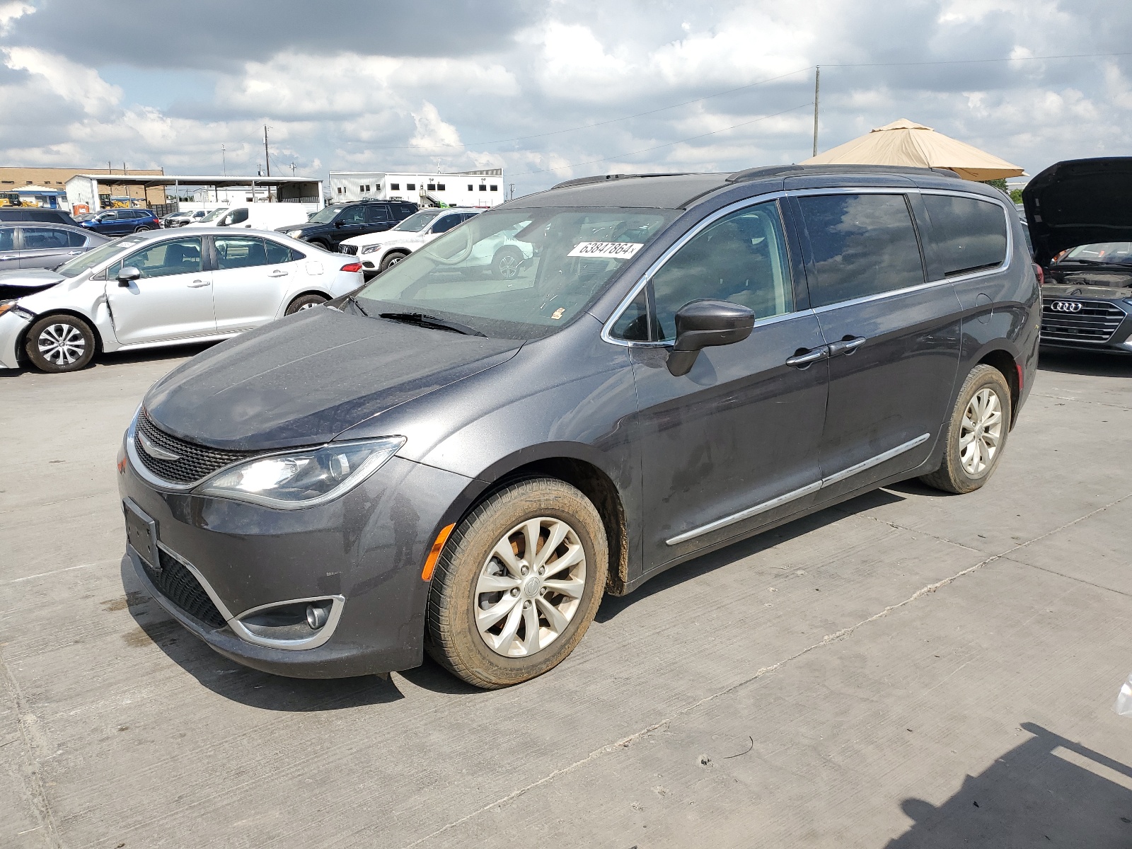 2017 Chrysler Pacifica Touring L vin: 2C4RC1BG6HR516637