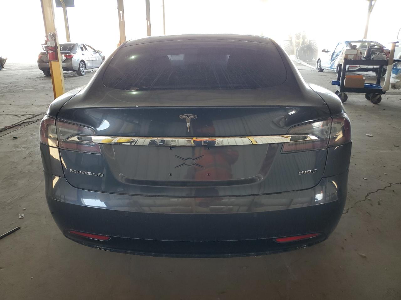 5YJSA1E28JF295051 2018 Tesla Model S