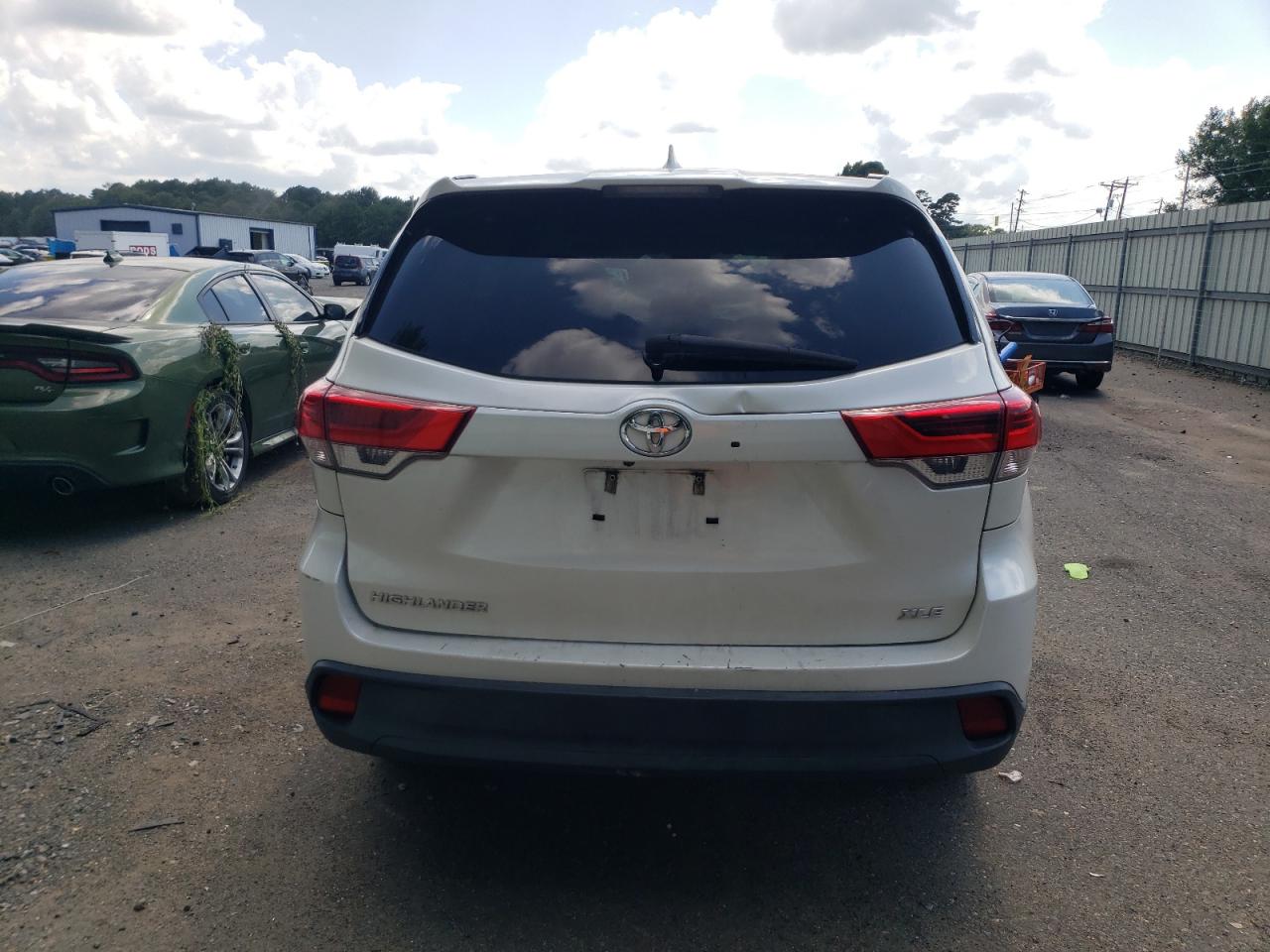 2017 Toyota Highlander Se VIN: 5TDKZRFH7HS513397 Lot: 64704154
