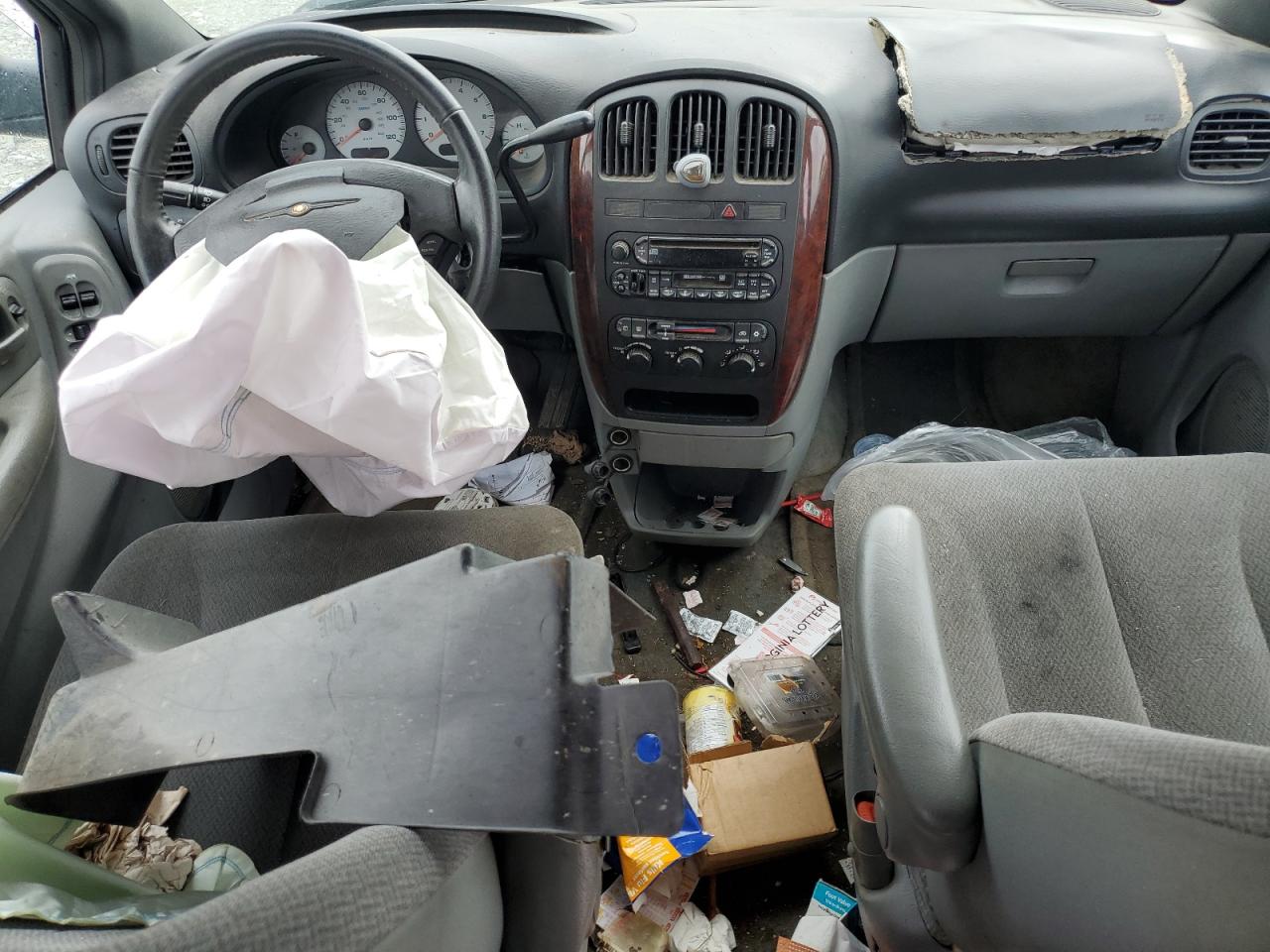 2004 Chrysler Town & Country Touring VIN: 2C8GP54L14R546425 Lot: 64413904