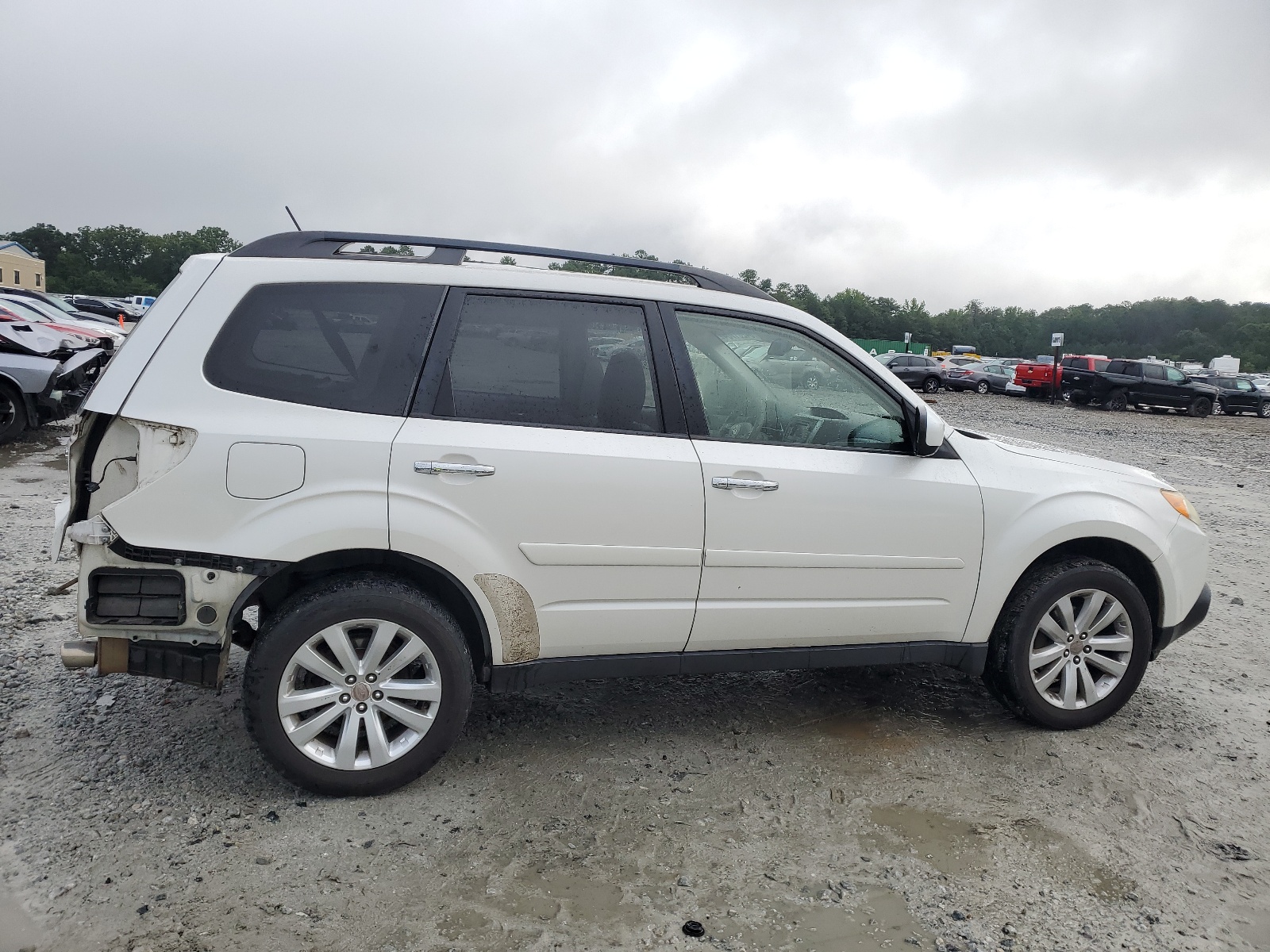 JF2SHAECXCH425159 2012 Subaru Forester Limited