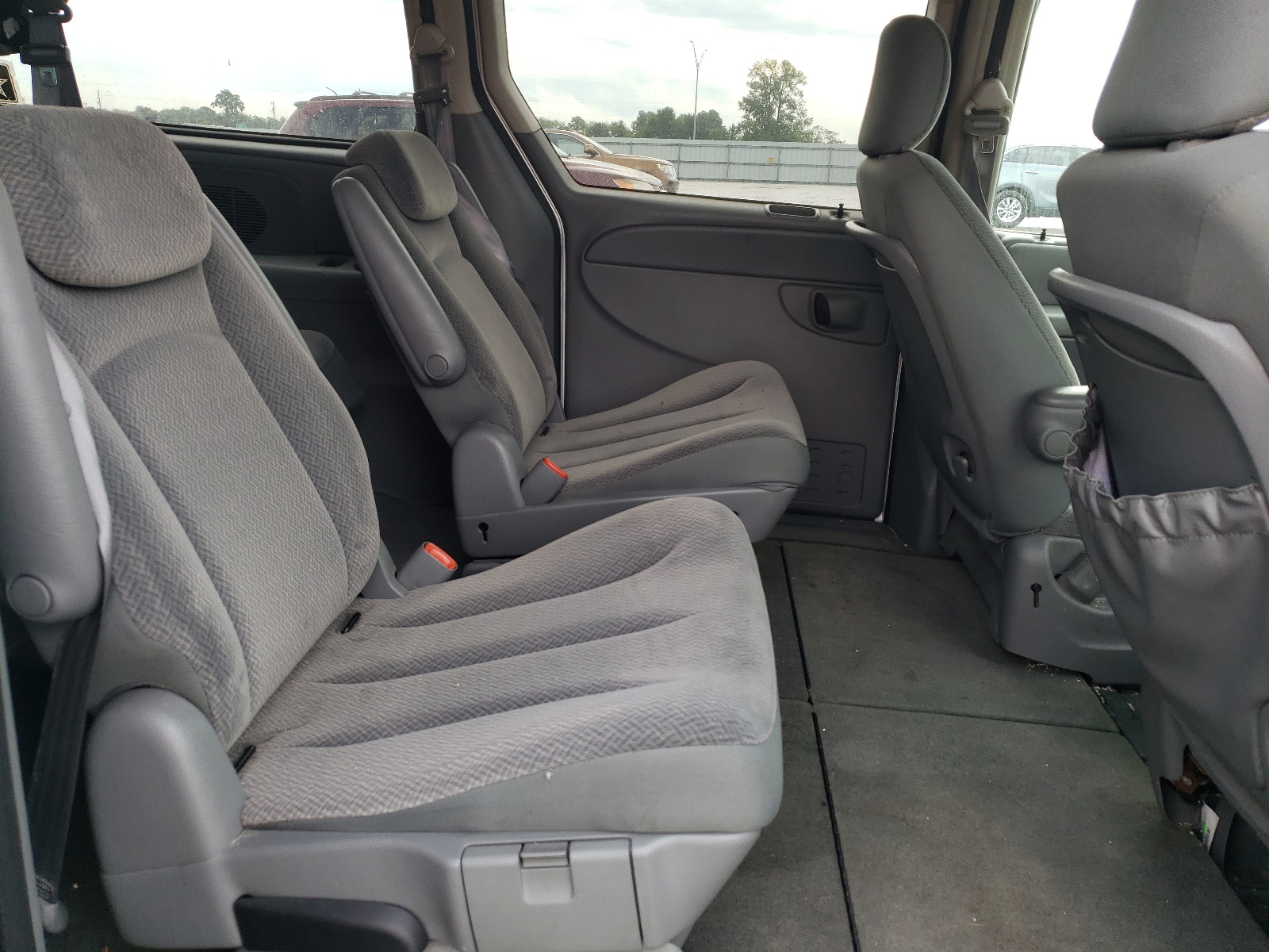 2D4GP44L55R374674 2005 Dodge Grand Caravan Sxt