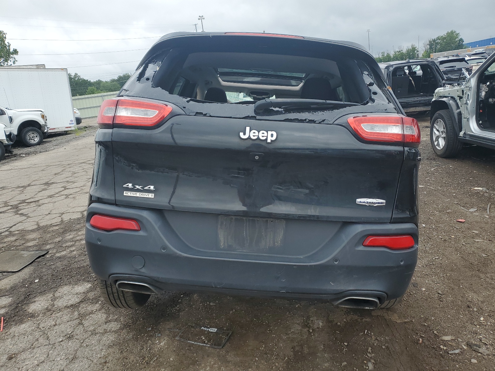 2015 Jeep Cherokee Latitude vin: 1C4PJMCS4FW552378