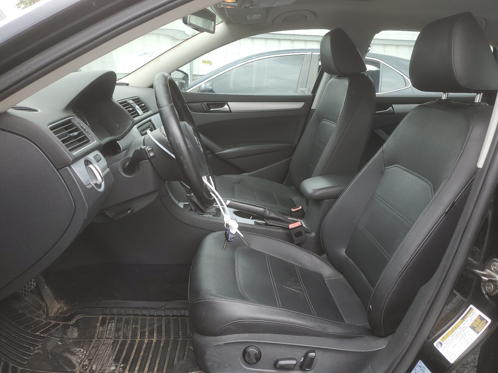 1VWBP7A30DC016075 2013 Volkswagen Passat Se