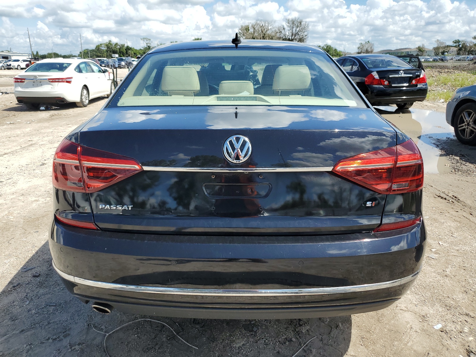 1VWBA7A35JC039722 2018 Volkswagen Passat Se