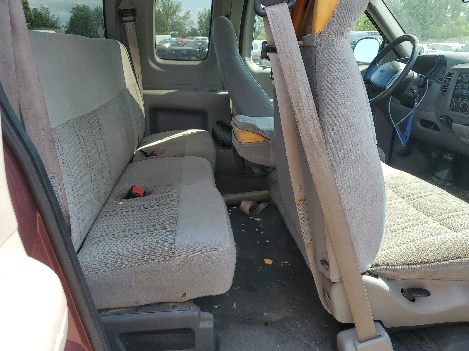 2FTZX18W6WCA00751 1998 Ford F150