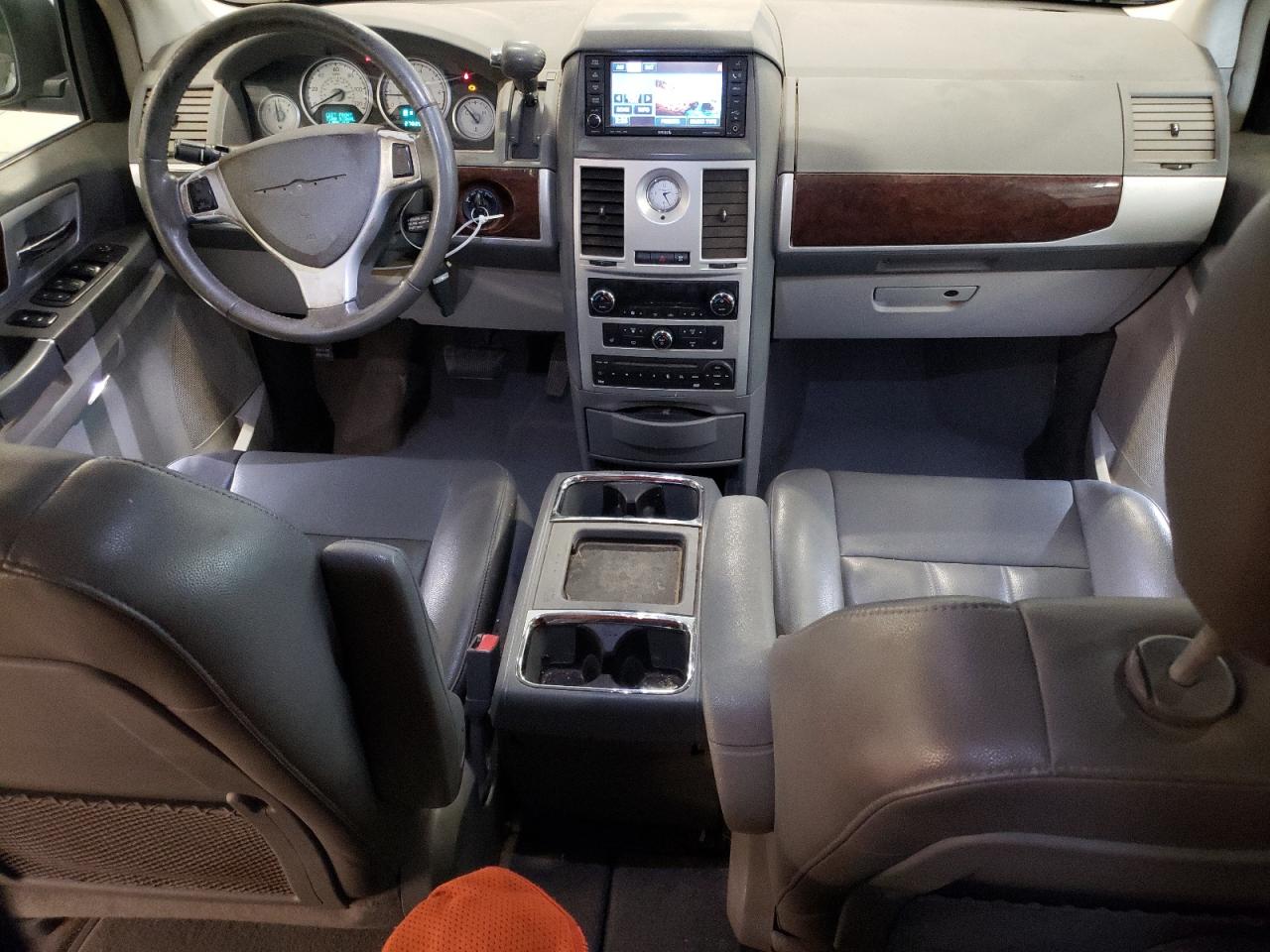 2010 Chrysler Town & Country Touring VIN: 2A4RR5D14AR260528 Lot: 64275994