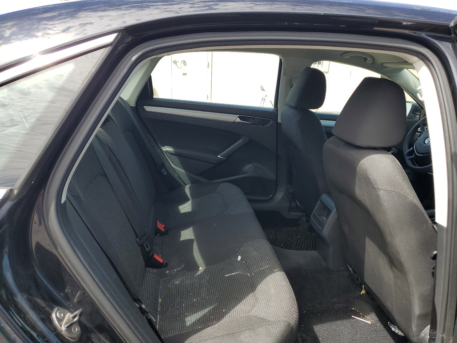 1VWAT7A36HC006826 2017 Volkswagen Passat S