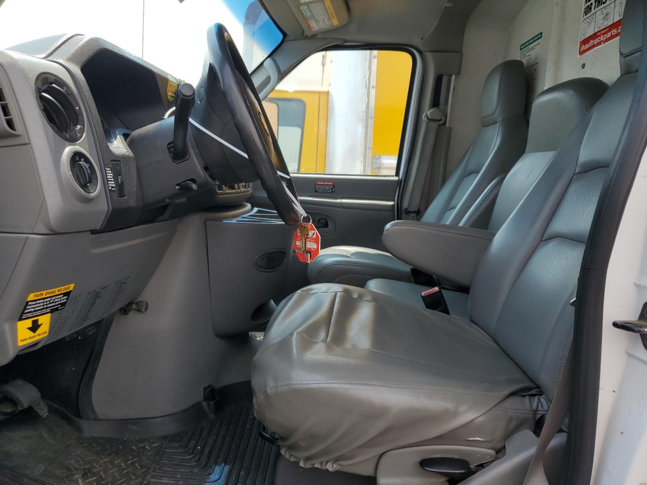 2009 Ford Econoline E450 Super Duty Cutaway Van VIN: 1FDXE45S59DA86814 Lot: 63762274