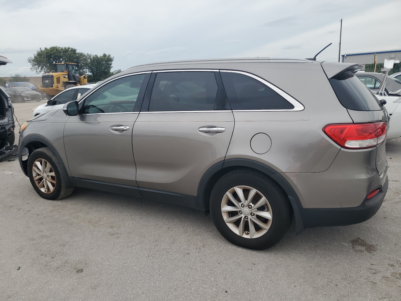 2017 Kia Sorento Lx vin: 5XYPG4A58HG289825