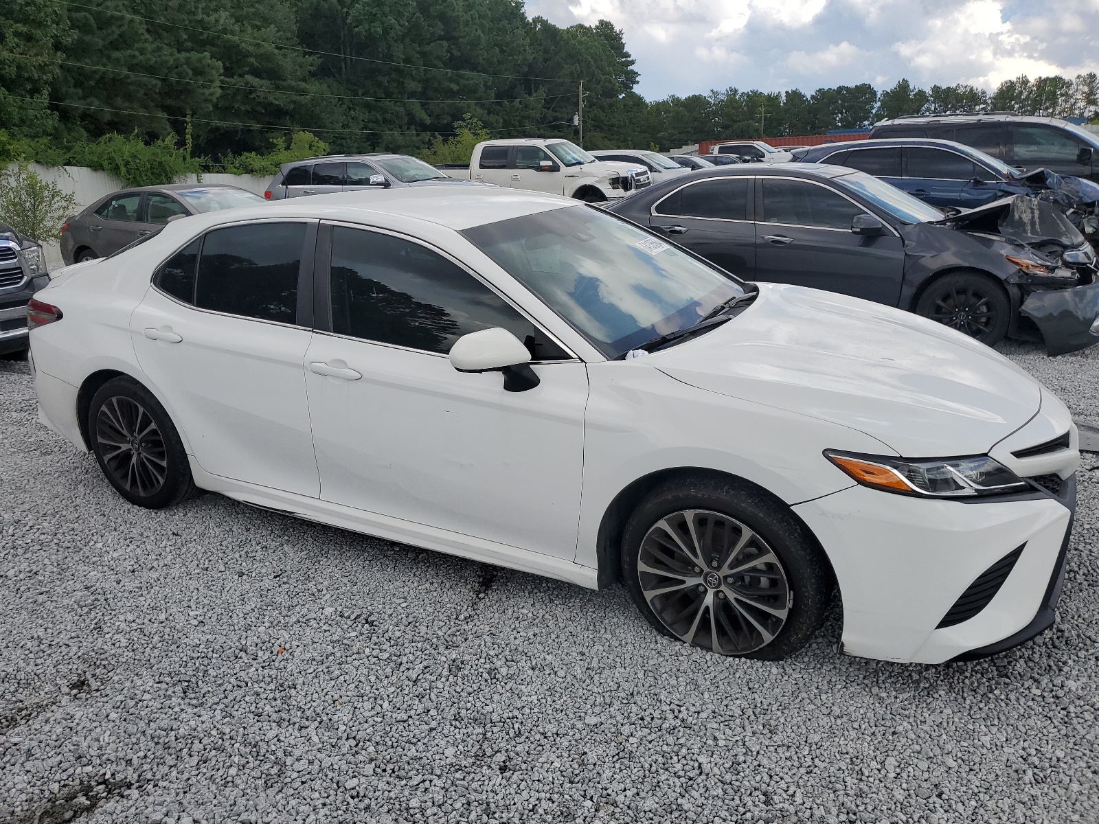 2018 Toyota Camry L vin: 4T1B11HK8JU519238