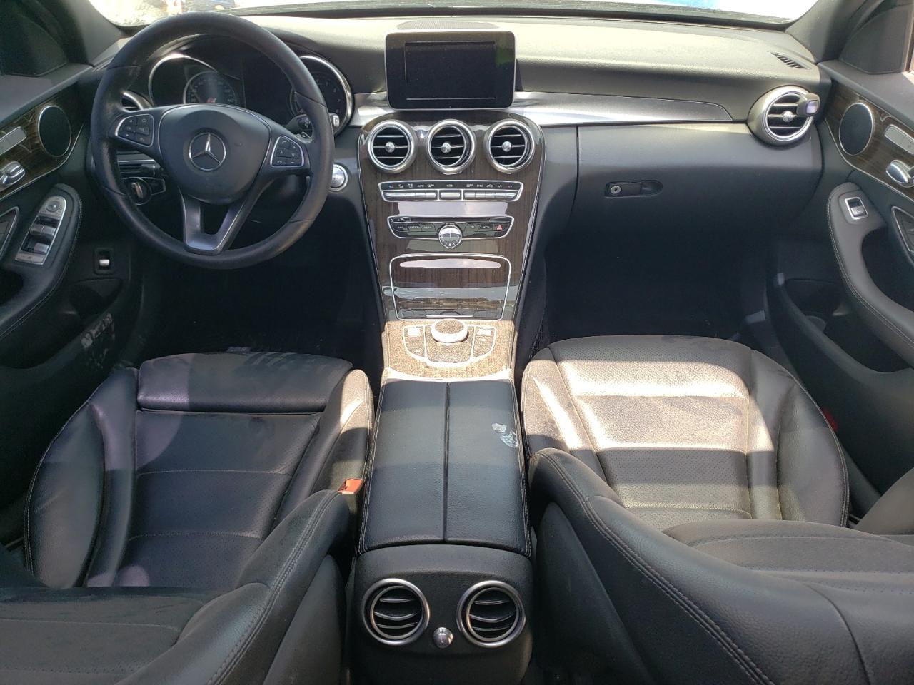 2018 Mercedes-Benz C 300 VIN: 55SWF4JB1JU243883 Lot: 63340224