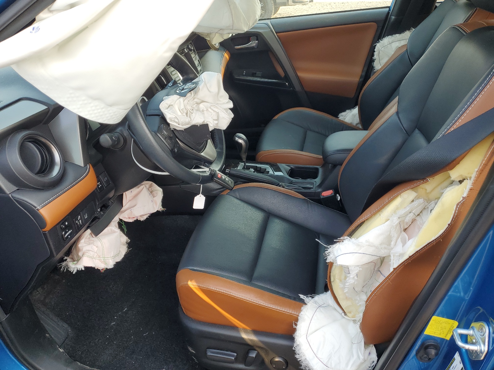 2T3JFREV3HW599639 2017 Toyota Rav4 Se