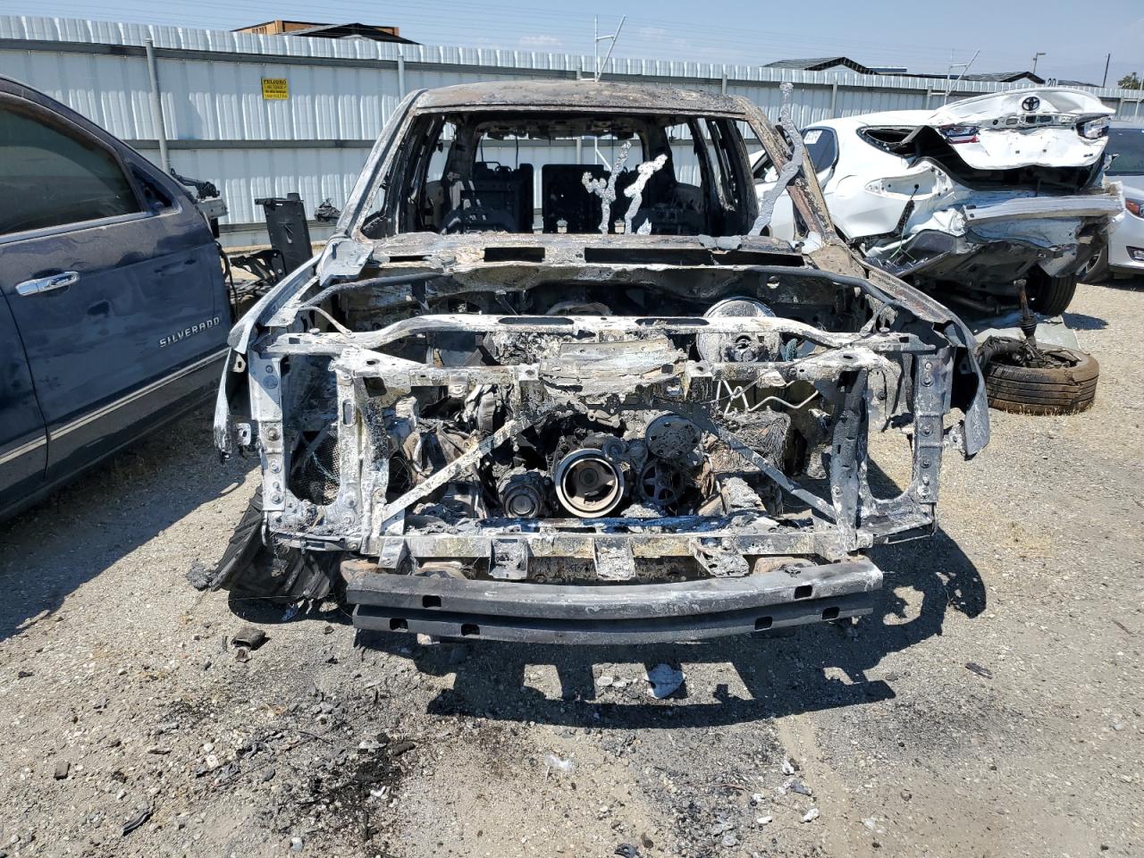 2016 Chevrolet Suburban - Image 5