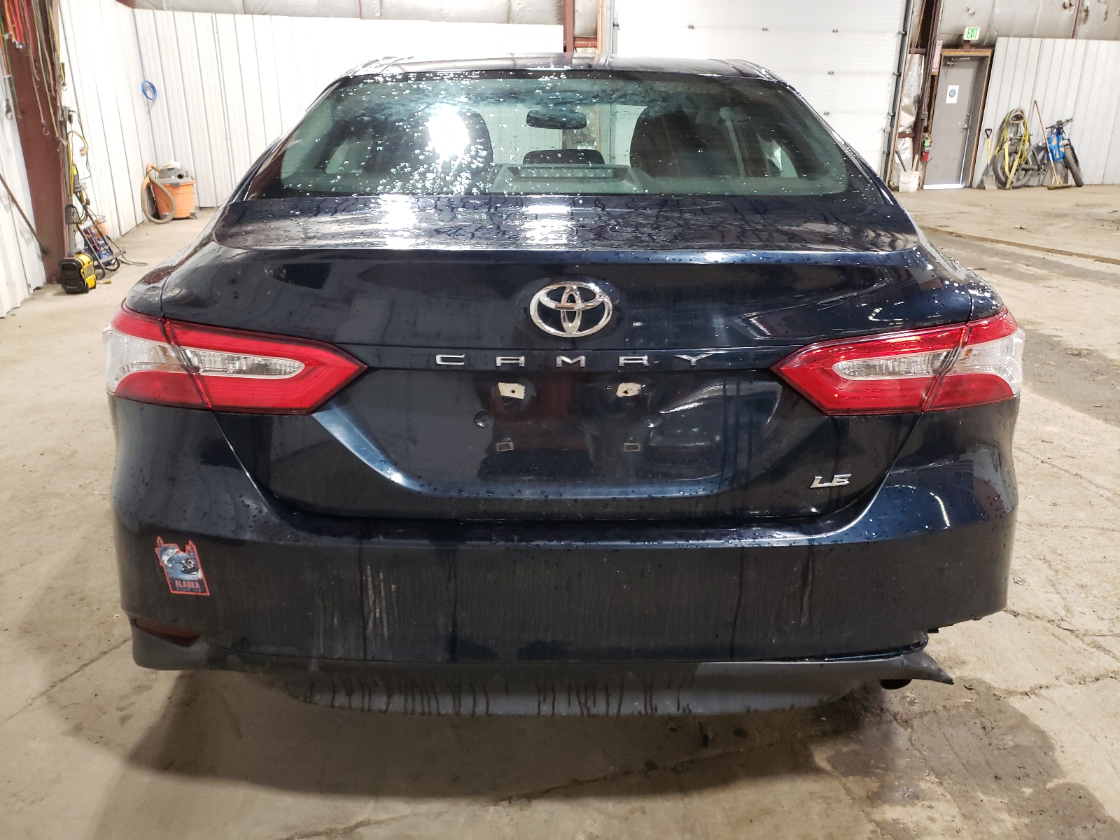 2018 Toyota Camry L vin: 4T1B11HK4JU608708