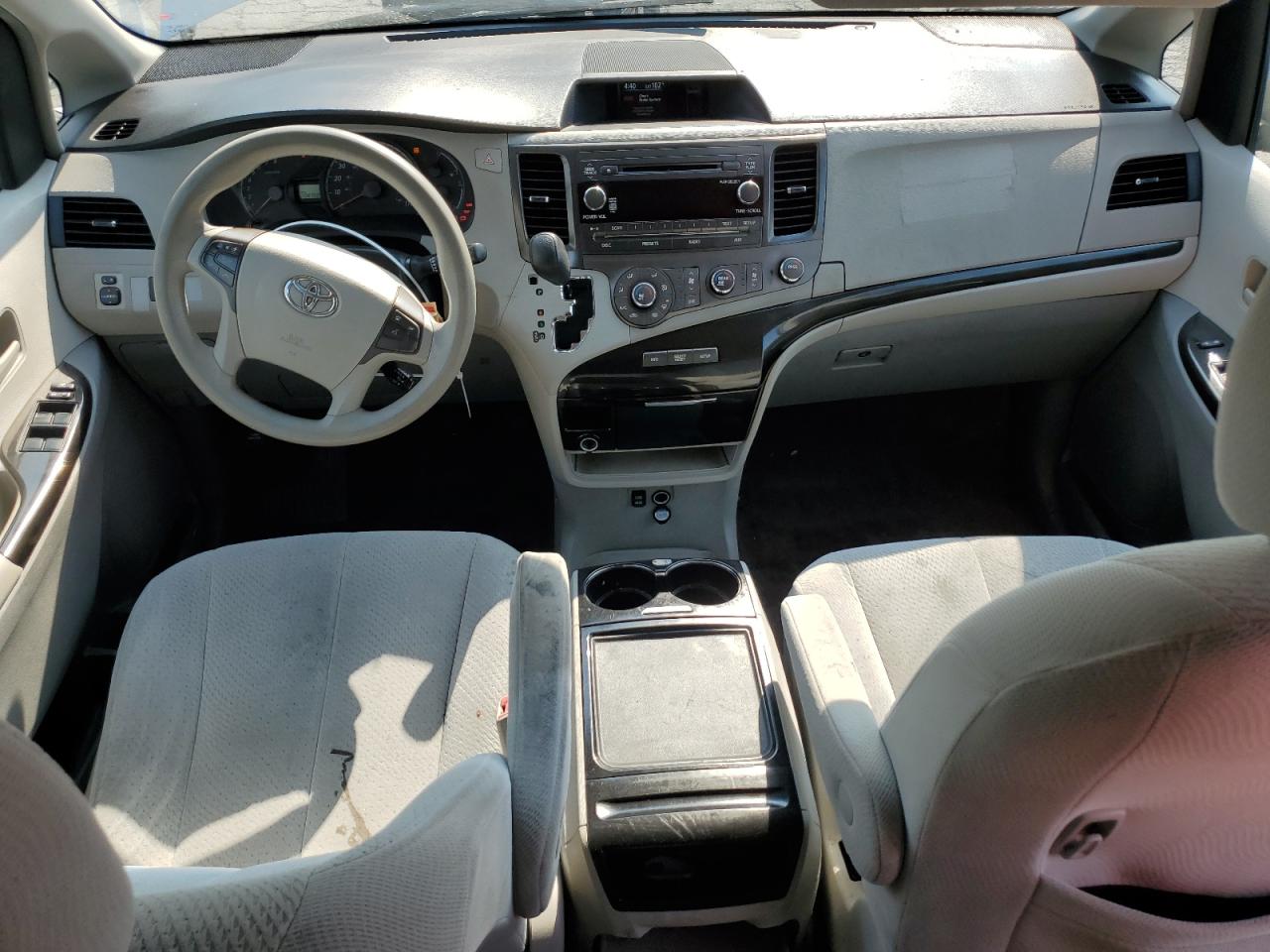 2012 Toyota Sienna - Image 8