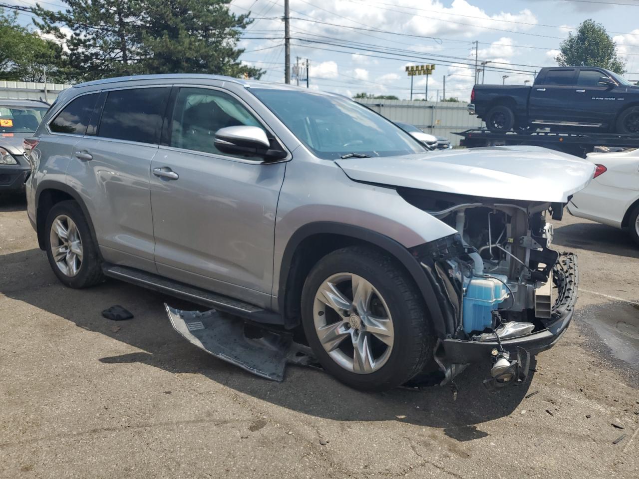 2015 Toyota Highlander - Image 4