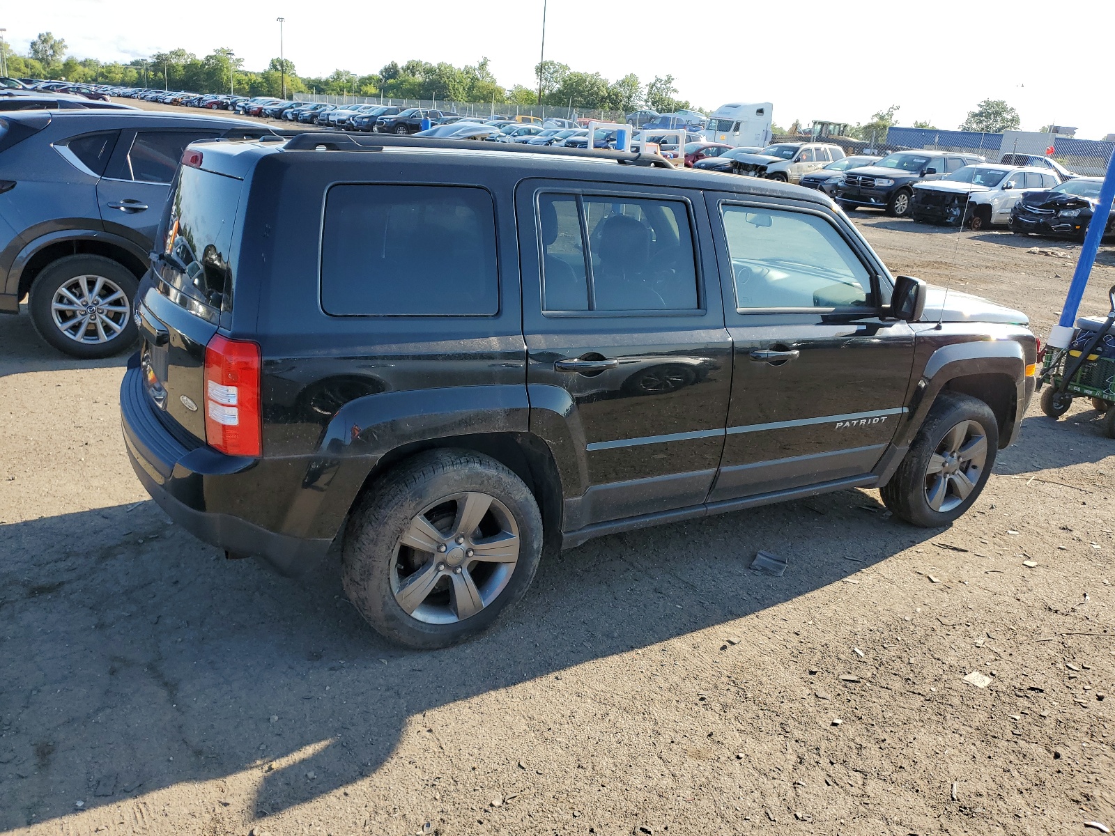 2014 Jeep Patriot Latitude vin: 1C4NJPFA5ED697029