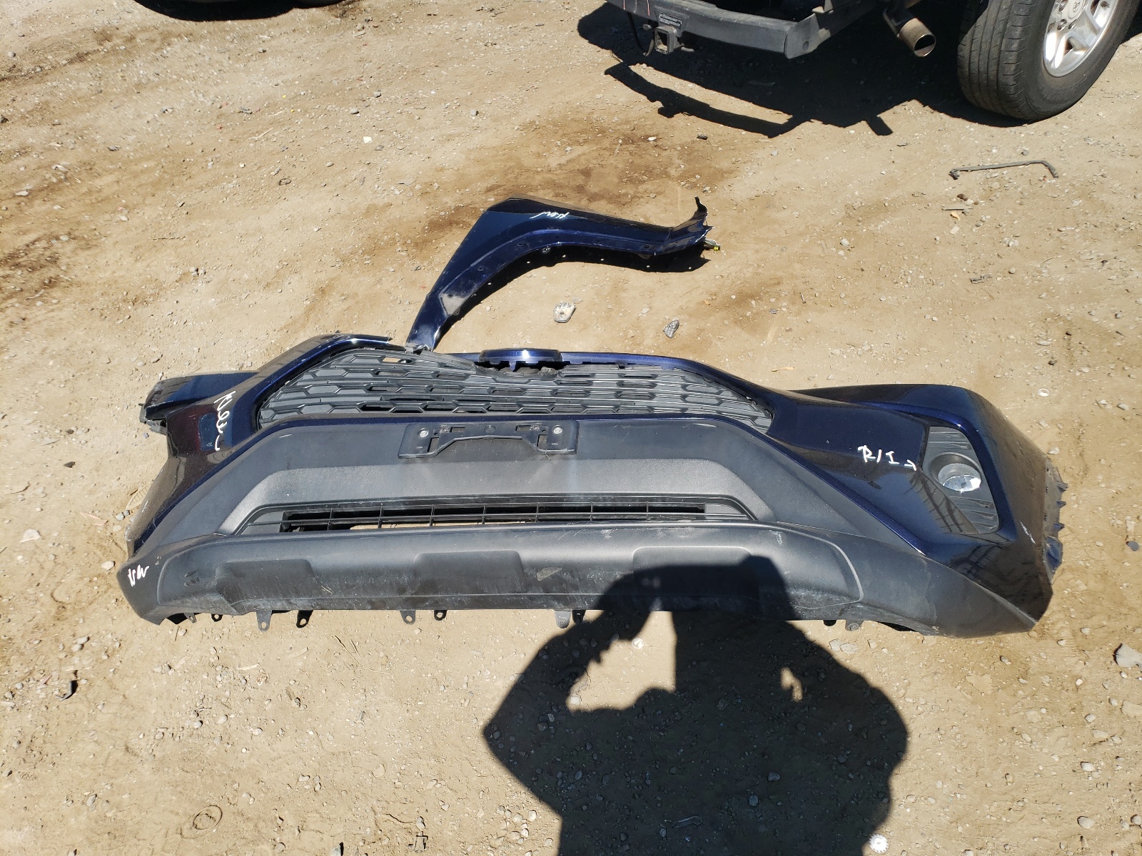 2T3W1RFVXKC027513 2019 Toyota Rav4 Xle