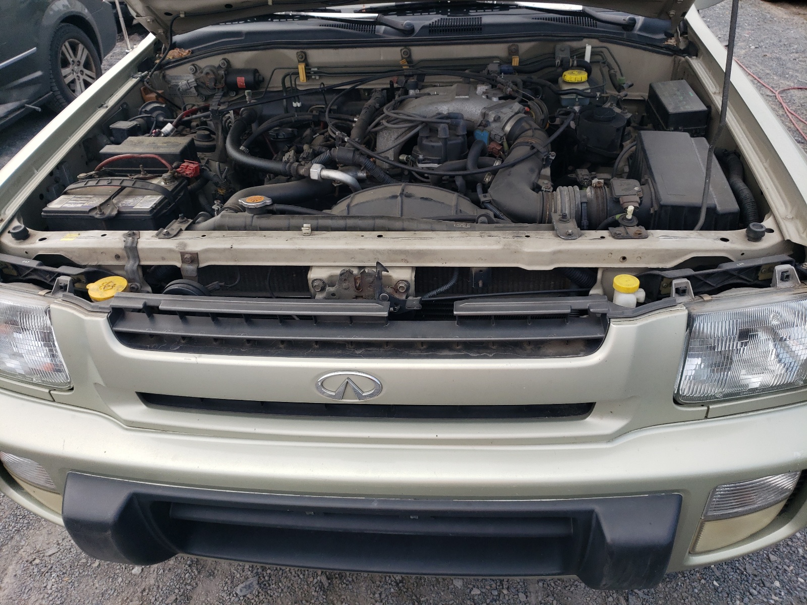 JNRAR05YXWW039581 1998 Infiniti Qx4