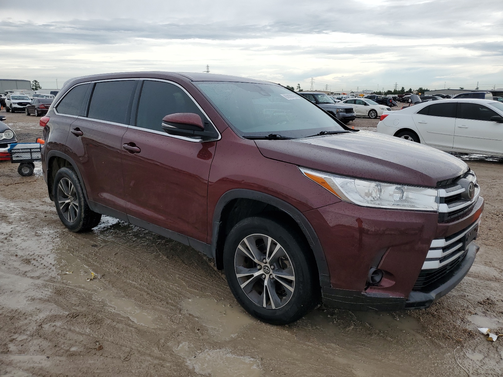 2019 Toyota Highlander Le vin: 5TDZZRFH5KS364915