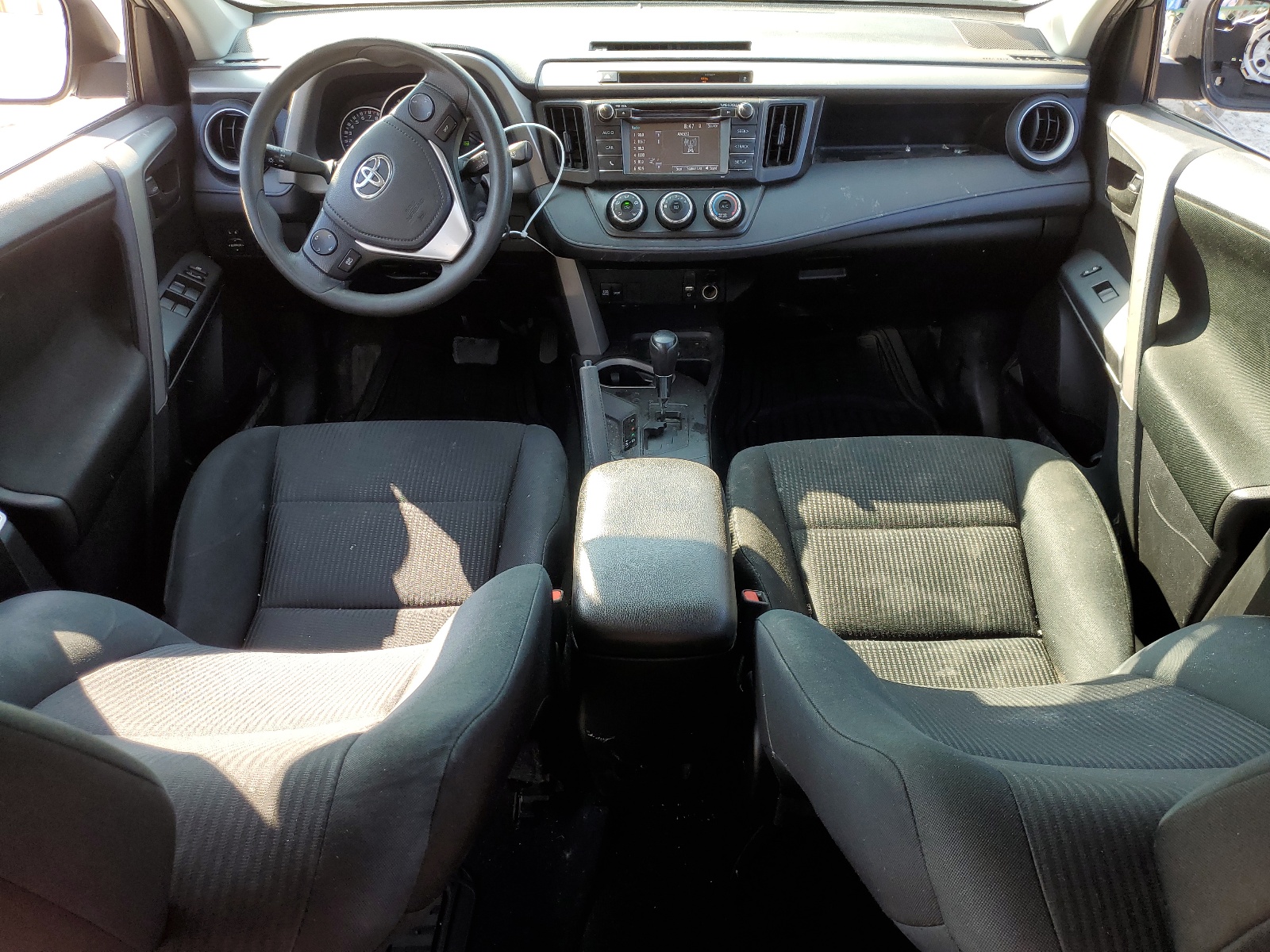 2T3BFREV9GW416523 2016 Toyota Rav4 Le