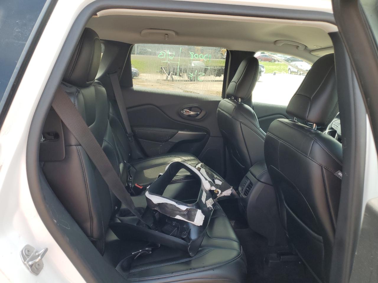 2019 Jeep Cherokee Latitude Plus VIN: 1C4PJLLX6KD109743 Lot: 61953924