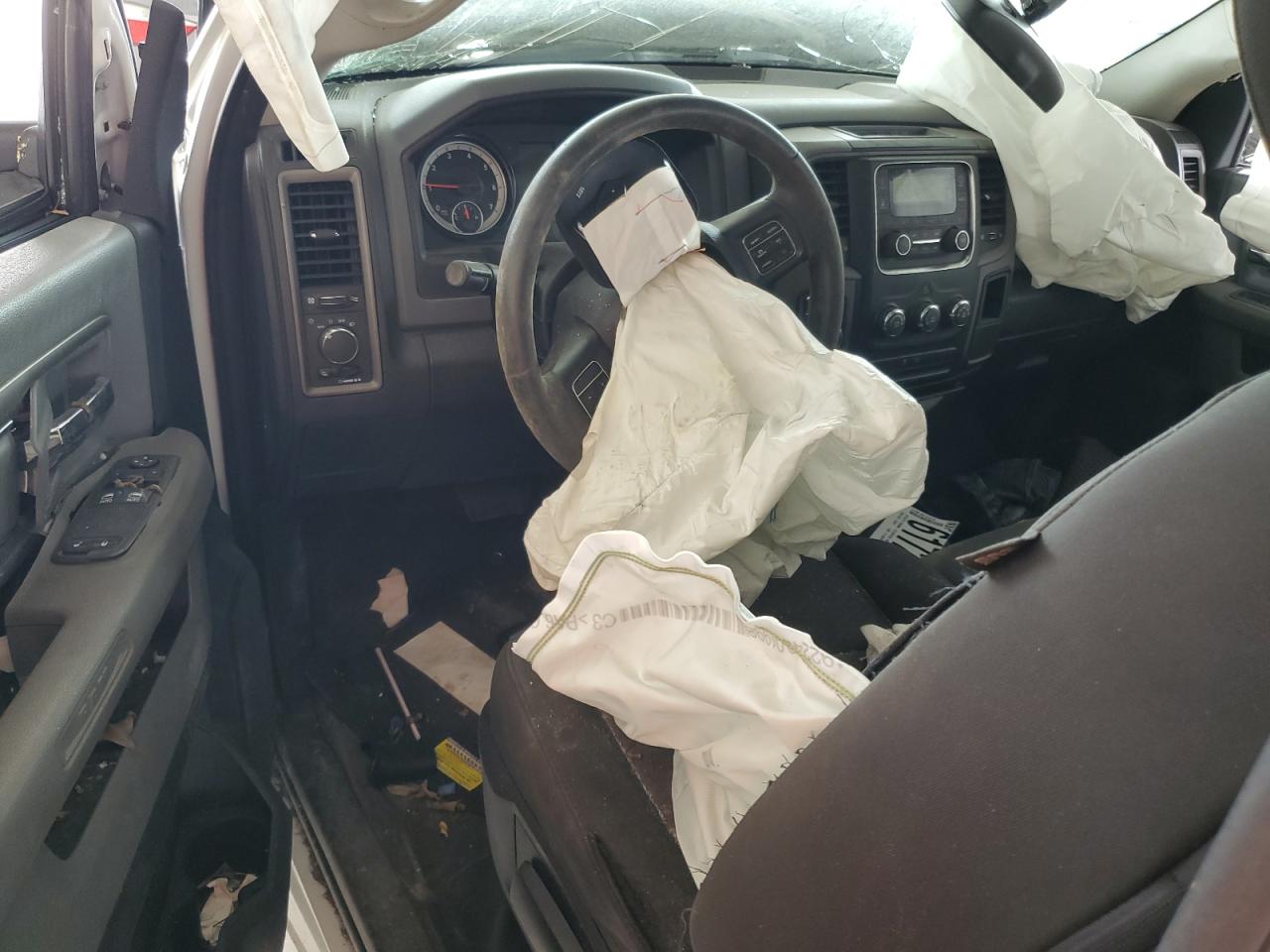 2019 Ram 1500 Classic Tradesman VIN: 3C6JR6DT9KG546755 Lot: 61724324