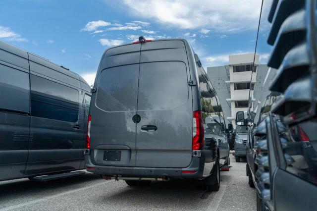  MERCEDES-BENZ SPRINTER 2022 Серый