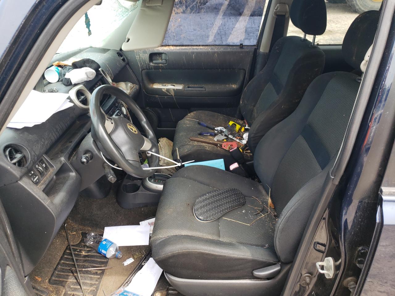 2006 Scion xB - Image 7