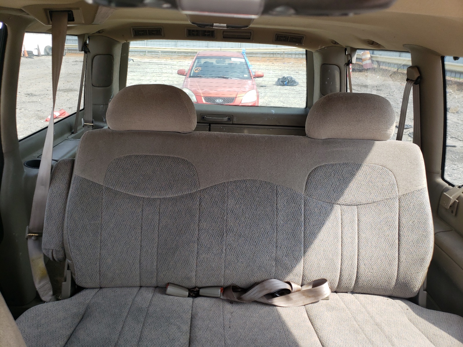 1GKDM19W6VB520559 1997 GMC Safari Xt