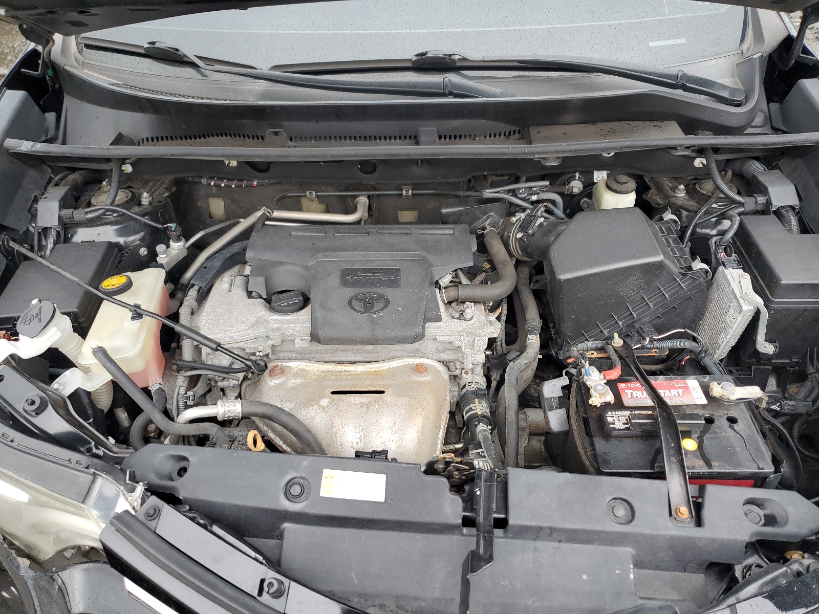 2T3BFREVXHW567615 2017 Toyota Rav4 Le