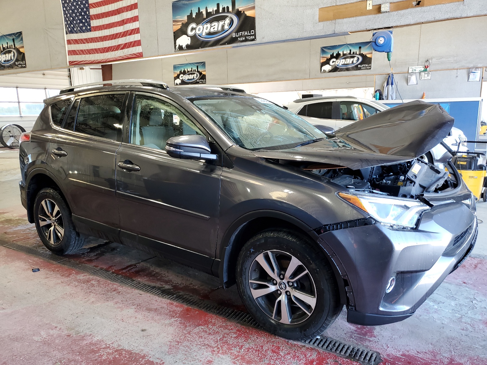 2017 Toyota Rav4 Xle vin: JTMRFREV2HJ708917