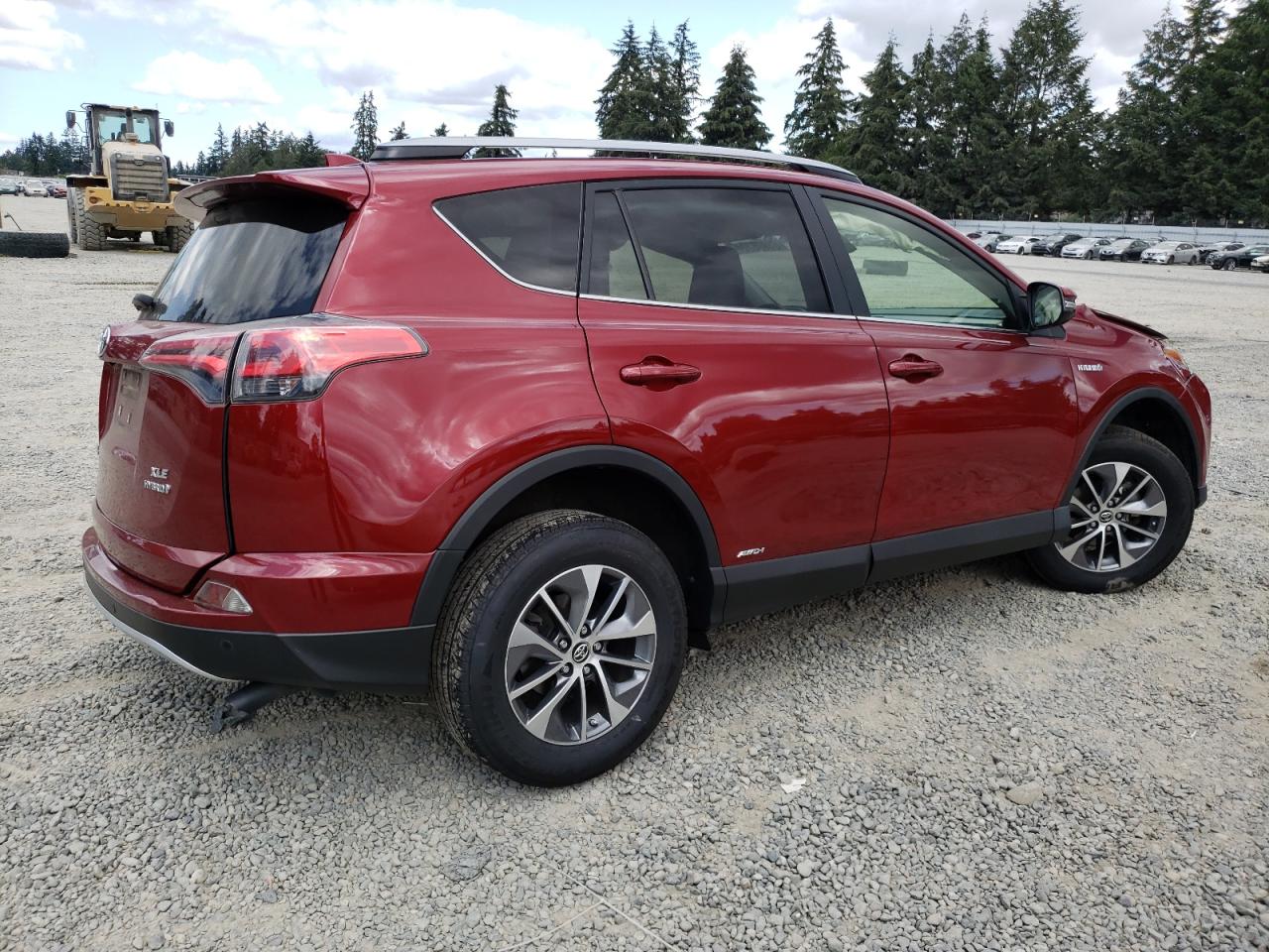 VIN JTMRJREV8JD173188 2018 TOYOTA RAV4 no.3