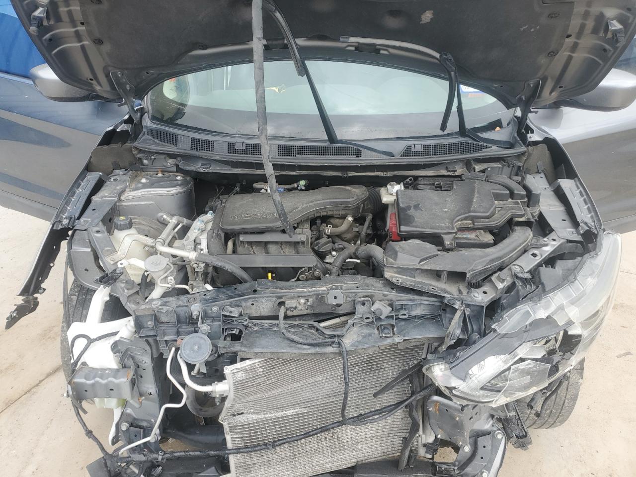 2017 Nissan Rogue - Image 11