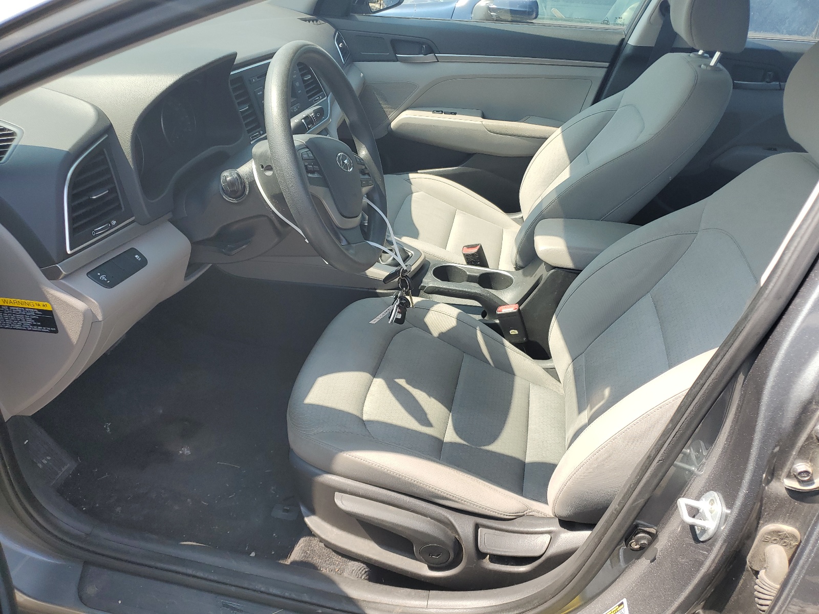 KMHD74LF4HU072873 2017 Hyundai Elantra Se