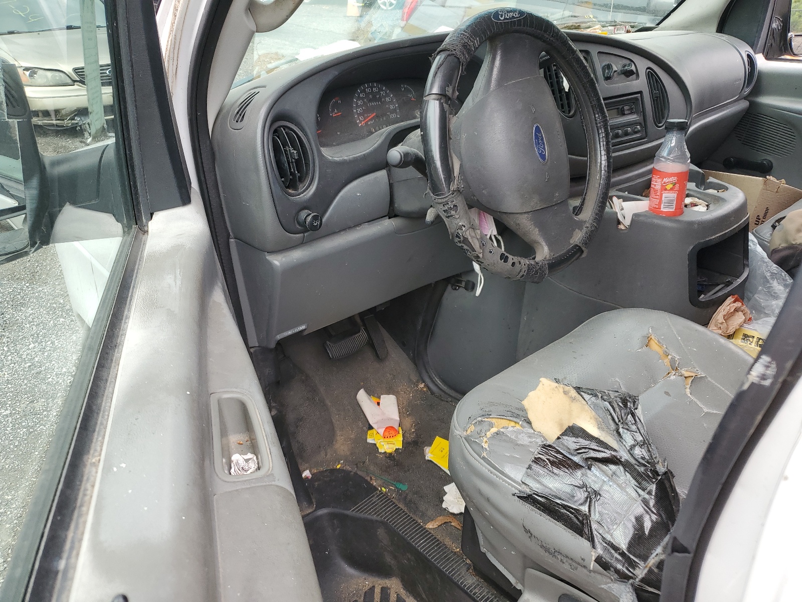 1FTNE24263HB81965 2003 Ford Econoline E250 Van