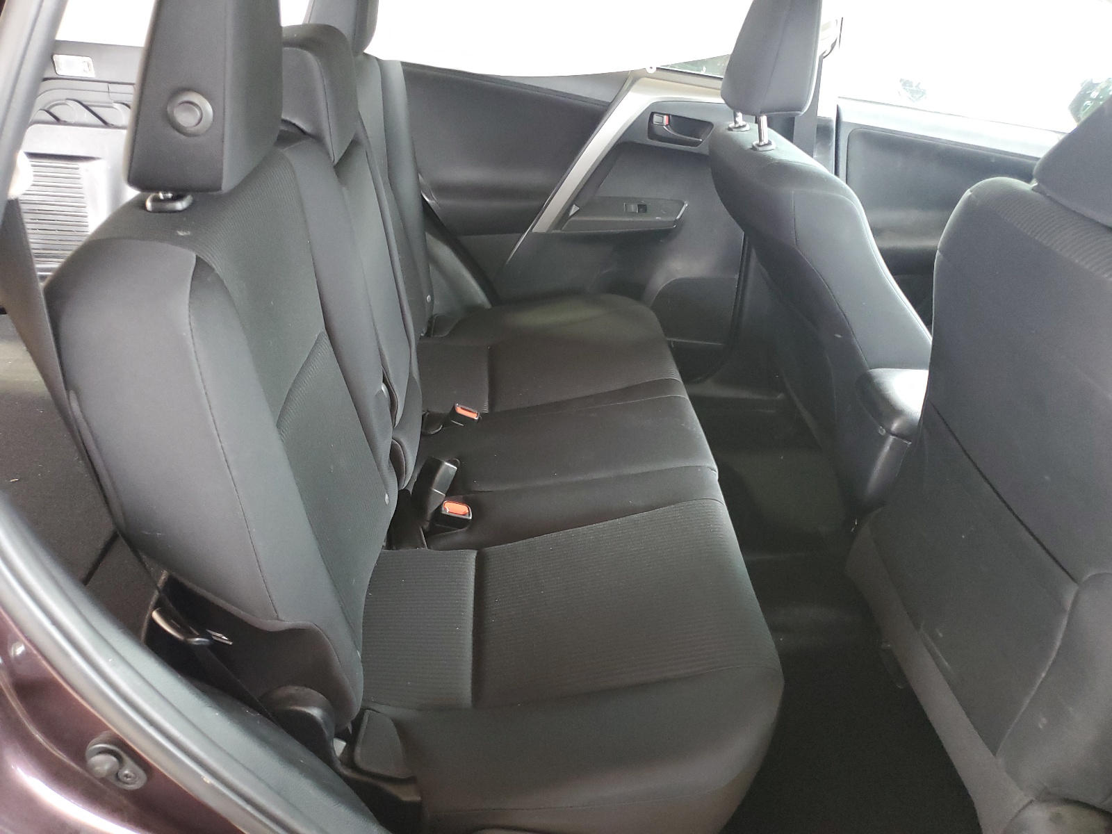 2T3BFREV1HW660698 2017 Toyota Rav4 Le