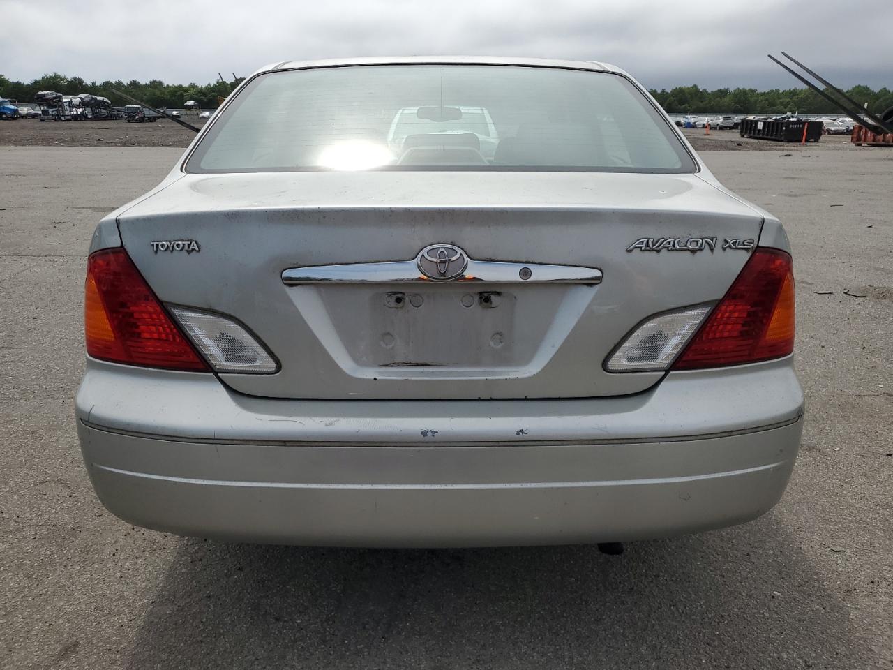 2000 Toyota Avalon Xl VIN: 4T1BF28B1YU056005 Lot: 62344574